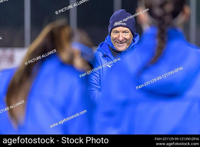 PRODUCTION - 28 November 2023, Mecklenburg-Western Pomerania, Rostock: Tino Spörk, head coach of the women's team at Hansa Rostock