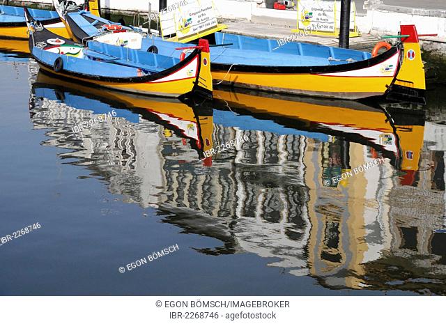 Moliceiros, traditional boats, central canal, Aveiro district, Beira region, Portugal, Europe