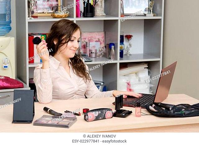 Consultant cosmetics happy working in the office