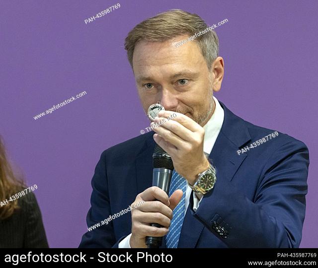 Federal Finance Minister Christian Lindner, FDP; at the presentation of the 25 euro collector's coin - Erzgebirgischer Schwibbogen - in the Saxony state...