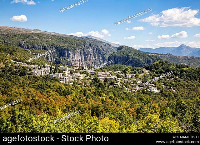 Greece, Epirus, Zagori, ¶ÿForest surrounding village in¶ÿVikos-Aoos¶ÿNational Park during summer
