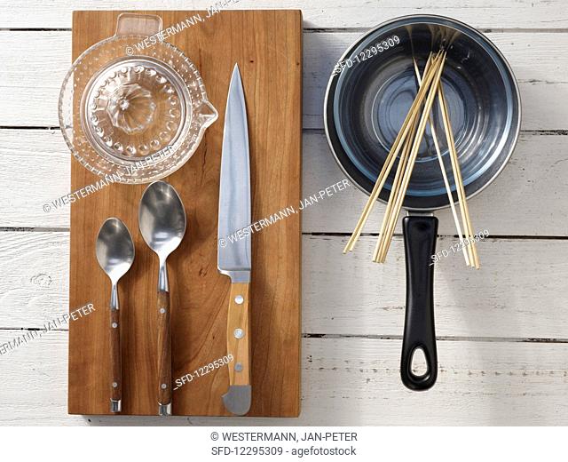 Kitchen utensils for the preparation of fruit skewers with coconut yoghurt