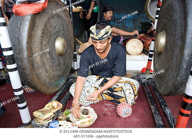 Cremation of a lady from a brahman family. Denpasar. Island of Bali. Indonesia