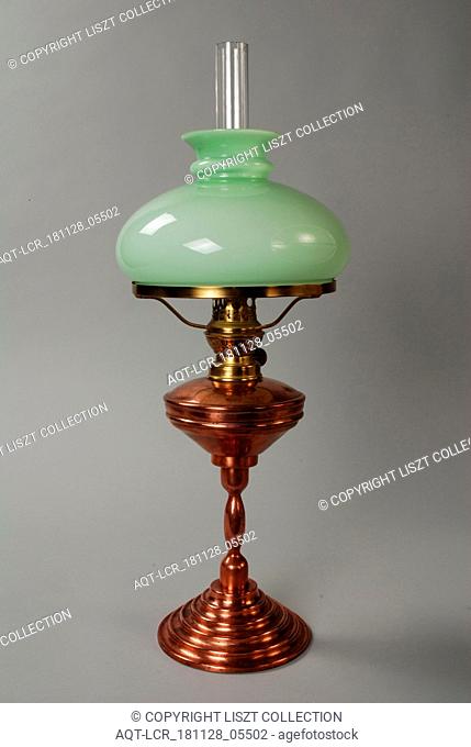 Christoffel Vennix, Copper oil lamp, oil lamp lamp illuminant copper glass metal textile cotton, Oil lamp or kerosene lamp