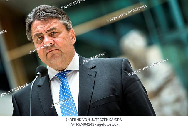 Chairman of the SPD Sigmar Gabriel delivers a statement on the death of German author Guenter Grass at Willy Brandt House in Berlin, Germany, 13 April 2015