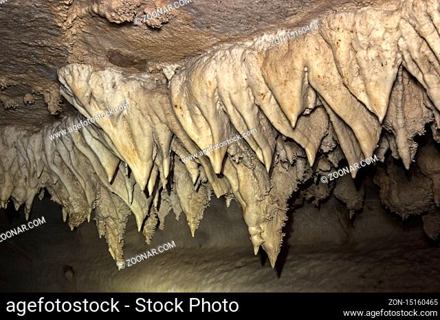 Tropfsteinbildungen in der Lang Höhle, Lang Cave, Gunung Mulu Nationalpark, Sarawak, Borneo, Malaysia / Drip stone formations inside Lang Cave