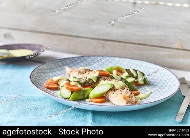 Salmon with vegetables