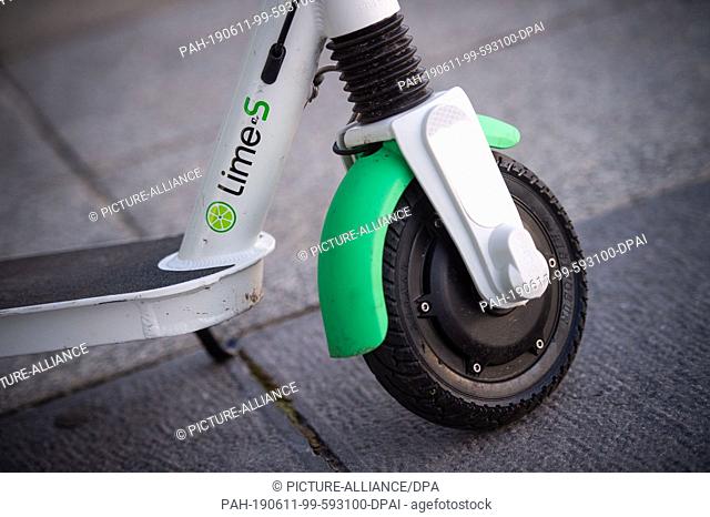 10 June 2019, Belgium, Brüssel: A Lime-S electric pedal scooter from the Californian company Lime (Neutron Holding) stands on a square in Brussels