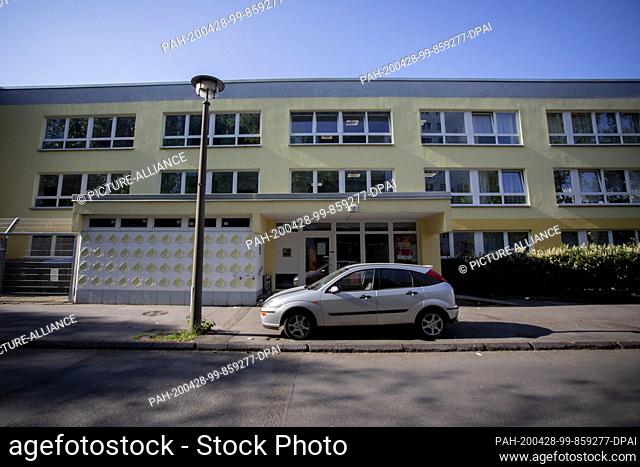 28 April 2020, Berlin: The retirement home in the Fennpfuhl district of Berlin-Lichtenberg. The old people's home was completely evacuated in the night to...