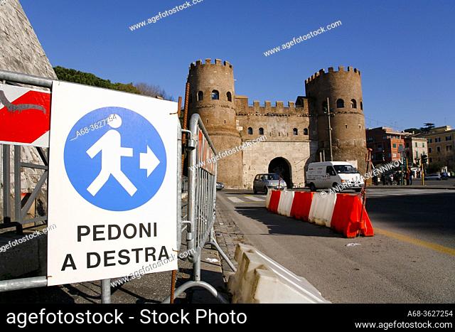 Road works in Rome at Piazzale Ostiense. Porta San Paolo in the background. . Photo: André Maslennikov