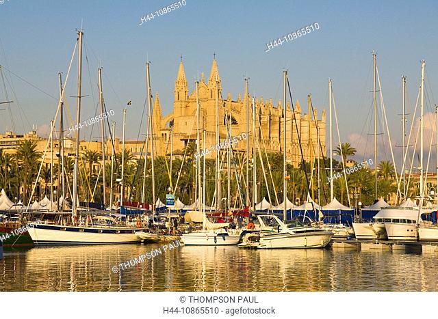 Cathedral and marina, Palma, Mallorca, Spain