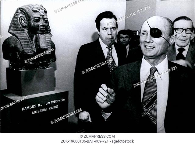 1975 - Israeli Foreign Minister Moshe Dayan In The FRG: For a visit of three days the Israeli Foreign Mininster Moshe Dayan came in the Federal Republic of...