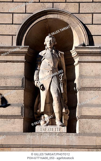 Paris, Rue de Rivoli, Musée du Louvre, facade Rivoli, statue of the Marshals of the French Empire, statue of Général La Fayette, Photo Gilles Targat