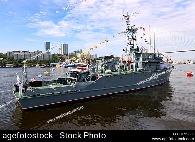 RUSSIA, VLADIVOSTOK - JULY 28, 2023: The Sonya-class coastal minesweeper BT-232 takes part in a dress rehearsal for the Navy Day parade in Zolotoy Rog [Golden...
