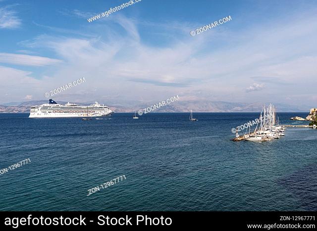 cruise ship, port, Kerkyra, Corfu, Greece, Europe, Kreuzfahrtschiff, Hafen, Kerkyra, Korfu, Griechenland, Europa