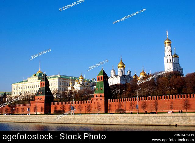 Kremlin wall and palace on the river