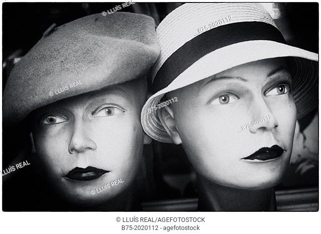 Portrait of two female mannequins with hats very parisien, Paris, France