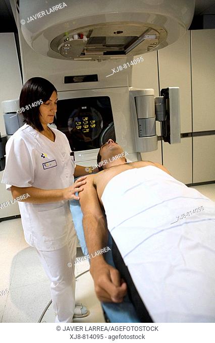 Linear accelerator, radiation therapy oncology. Hospital Universitario de Gran Canaria Doctor Negrin, Las Palmas de Gran Canaria