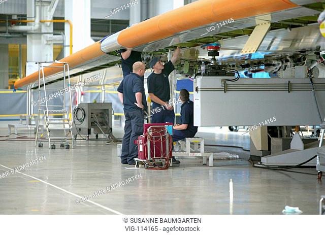 Final assembly of the Airbus A380 at the works Jean Luc Lagardere in Toulouse - Blagnac: Preparation of a wing of the A380