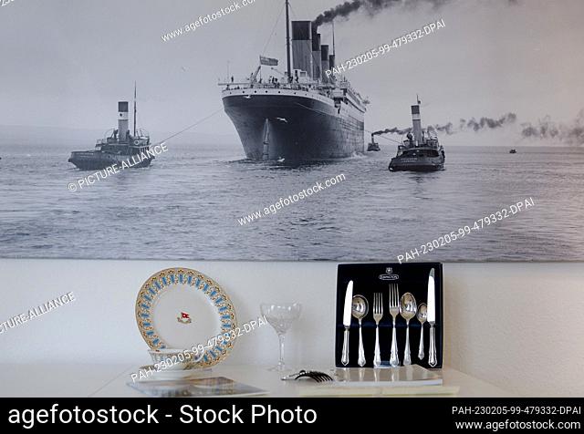 PRODUCTION - 21 January 2023, Schleswig-Holstein, Flintbek: Original props from the film Titanic lie on the living room table of the chairman of the German...