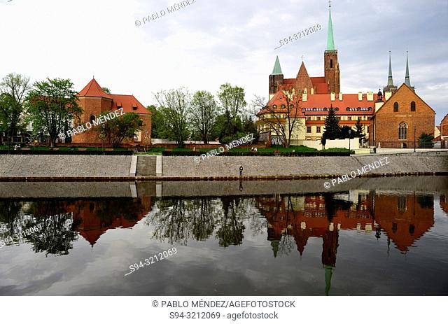 Church of Sainte Cross, Saint John Baptist and Oder river in Wroclaw, Silesia, Poland