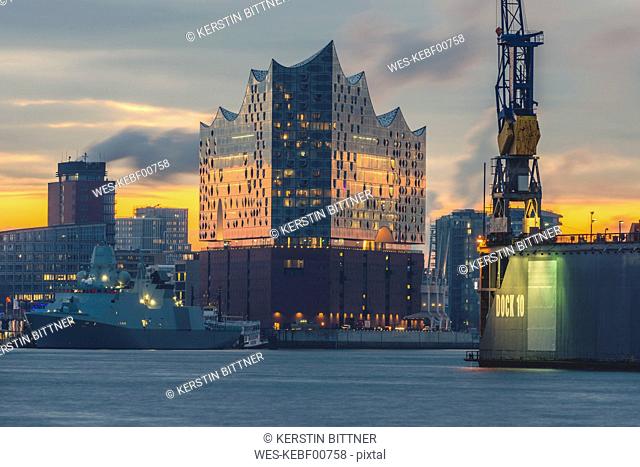 Germany, Hamburg, Hafencity, Elbe Philharmonic Hall at sunrise