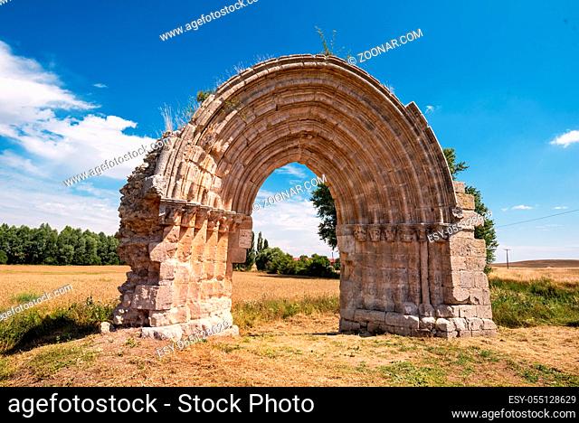 Ruined medieval arch of San Miguel de Mazarreros, in Olmillos de Sasamon. Burgos, Spain