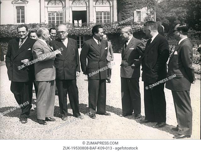 Aug. 08, 1953 - Bao Dail Guest at President's Luncheon at Rambouillet: In the garden of President's Summer Residence at Rambouillet