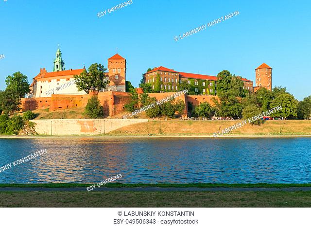 Wawel Castle is located on a hill at an altitude of 228 meters on the bank of the Vistula River in Krakow. From the 11th to the beginning of the 17th century