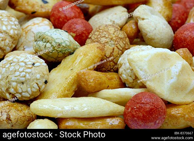 Rice biscuits, Japanese rice crackers, arare, various forms of Japanese rice crackers. They consist of rice, wheat flour, peanuts, soy sauce, sugar