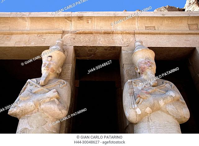 Deir el Bahari, Luxor, Egypt: temple of the queen Hatshepsut (New Kingdom 1567-1080 b.C.) at Deir el Bahari called Djeser-Djeseru: osirian statues of queen...