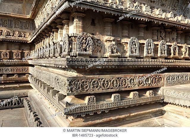 Reliefs on the outer wall of the Chennakesava Temple, Keshava Temple, Hoysala style, Belur, Karnataka, South India, India, South Asia, Asia