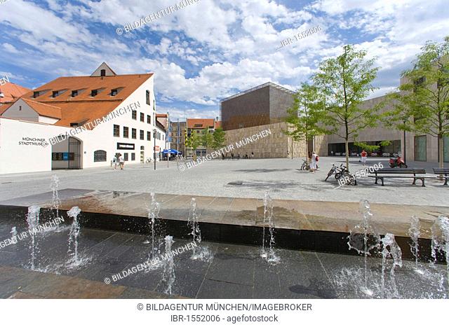 St.-Jakobs-Platz Fountain, 2007, by Regina Poly on St.-Jakobs-Platz square in the historic district of Altstadt-Lehel, Munich, Bavaria, Germany, Europe