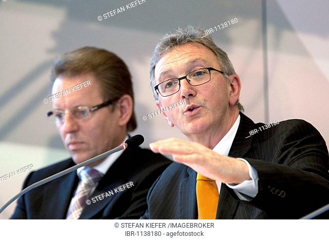 Wolfgang Mayrhuber, right, chairman and CEO of Deutsche Lufthansa AG, and Stephan Gemkow, chief financial officer of Deutsche Lufthansa AG