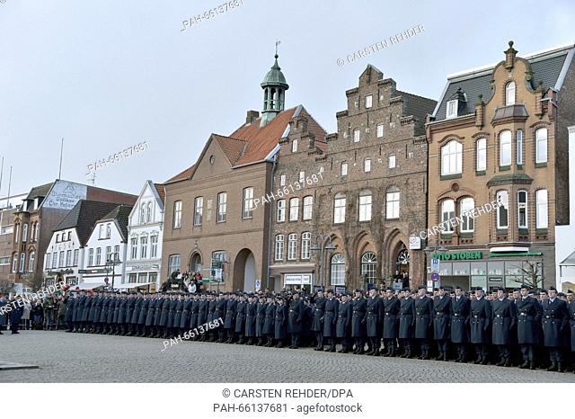 Some of the around 800 soldiers from the .Spezialpionierregiment 164 ""Nordfriesland"" taking part in a swearing-in ceremony at the Marktplatz in Husum, Germany