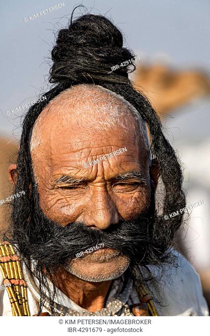 Portrait of a senior Rajasthani with a long beard, Pushkar, Rajasthan, India