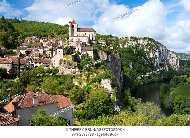 France, Quercy, Lot (46), Saint-Cirq-Lapopie village and Lot river