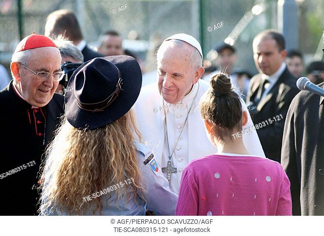 Roma 08/03/2015, il papa visita la parrocchia di S. Maria Madre del Redentore a Tor Bella Monaca. Nella foto papa Francesco