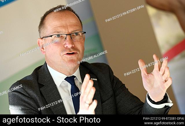 12 December 2022, Bavaria, Munich: The President of the Bayerischer Landes-Sportverband e.V. (BLSV), Jörg Ammon speaks at a media round on the future of Olympic...