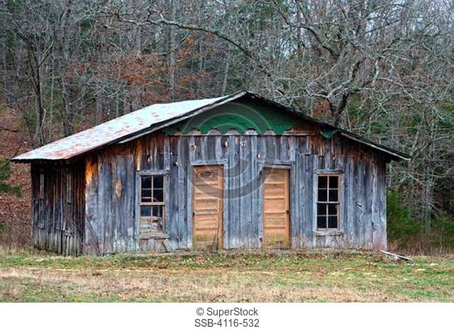 Abandoned barn, Ozark Mountains, Arkansas, USA