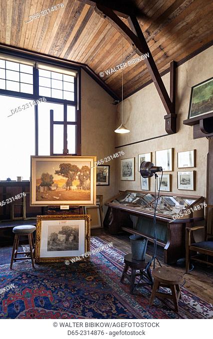 Australia, South Australia, Adelaide Hills, Hahndorf, The Cedars, former studio of landscape painter Hans Heysen, interior