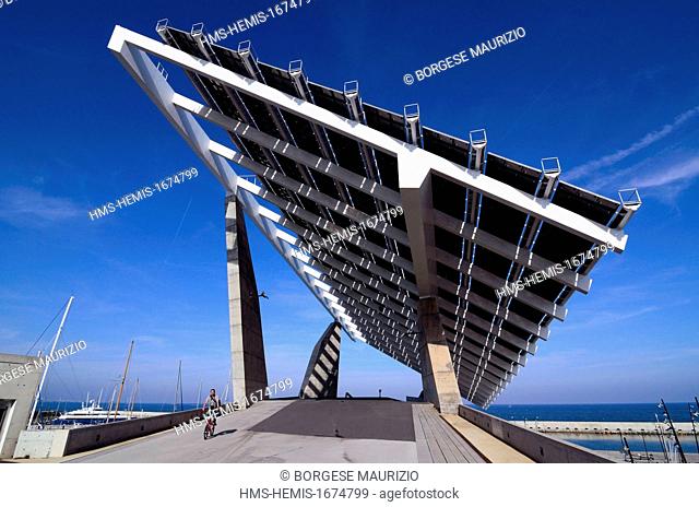 Spain, Catalonia, Barcelona, the Forum park, pergola fotovoltaica, giant solar panel designed by the architects Elias Torres and Jose Antonio Lapena