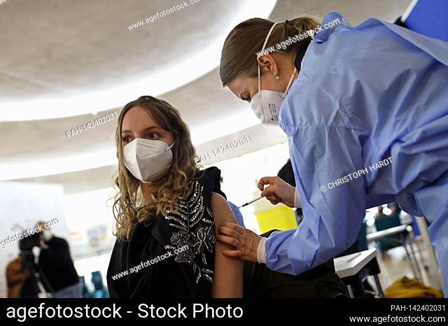 In the Ehrenfeld Ditib Mosque, people from Cologne can get vaccinated against the coronavirus at the weekend. Doses of the vaccine are available from...