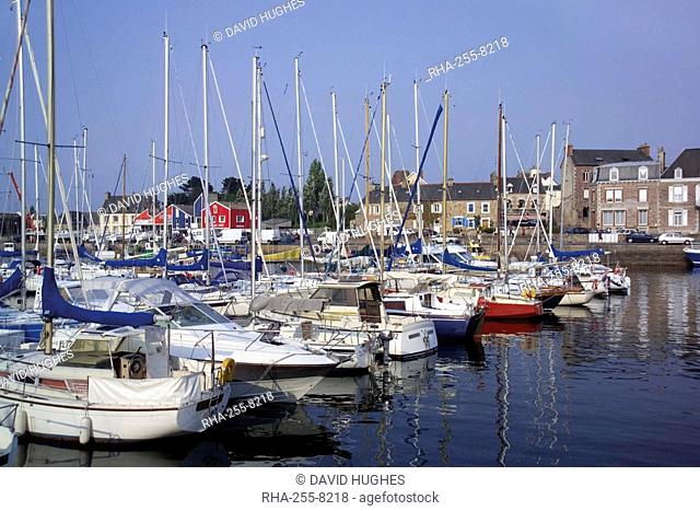 Harbour, Paimpol, Cotes d'Armor, Brittany, France, Europe