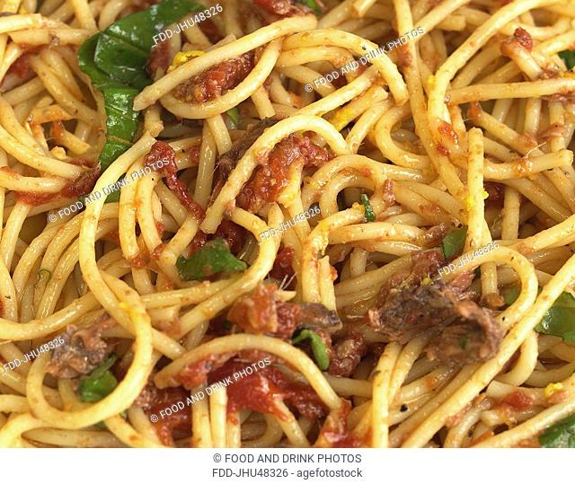 Spaghetti with Tuna, Tomato and Basil