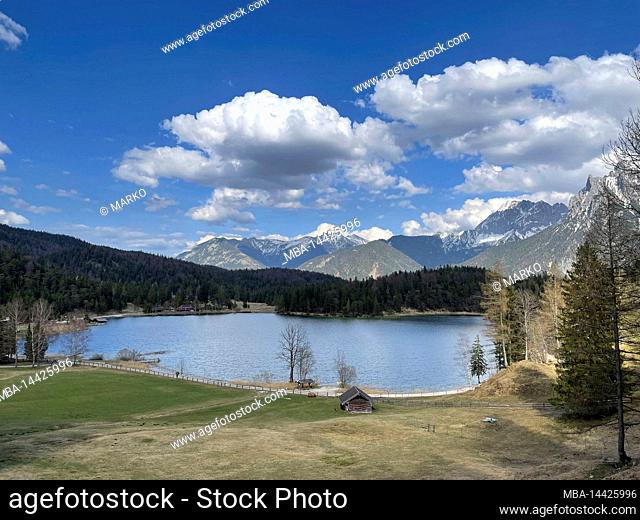 Lautersee and Soierngruppe in Alpenwelt Karwendel, Karwendel mountains, spring, lake, hiking trail, bike path, clouds, sun, mountains, nature, Mittenwald