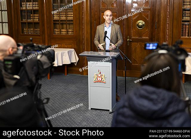 27 November 2023, Lower Saxony, Hanover: Belit Onay (Alliance 90/The Greens), Lord Mayor of Hanover, speaks during a press conference in the New Town Hall on...