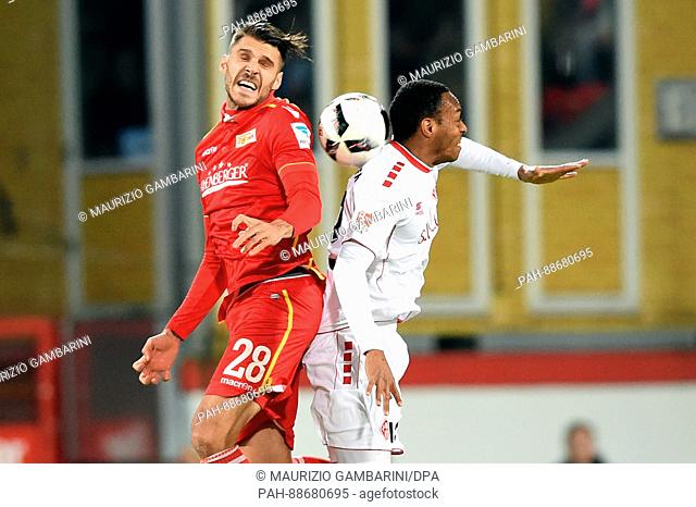 Berlin's Christopher Trimmel (l) and Wuerzburg's Junior Diaz in action during the 2nd Bundesliga soccer match between 1. FC Union Berlin and Wuerzburger Kickers...