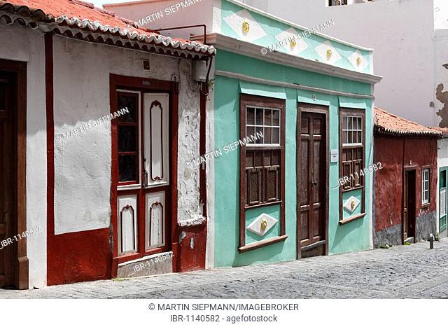 Old little houses on Calle Mendez Cabezola, historic town of Santa Cruz de la Palma, La Palma, Canary Islands, Spain