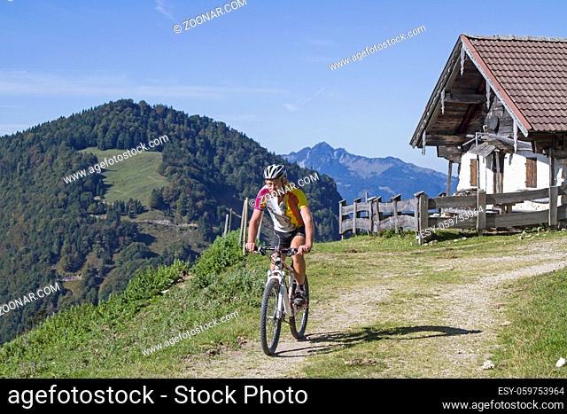 Die Mountainbiketour zum Spitzsteinhaus führt an der idyllischen Nesselbrandalm vorbei